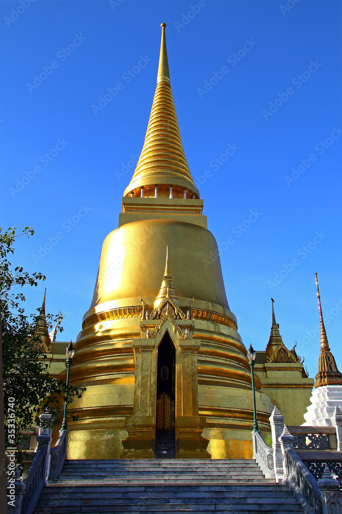 Fototapeta premium pagoda in palace