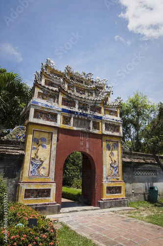 antico edificio nella cittadella imperiale di Huè in vietnam