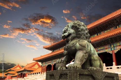 Obraz Zakazane Miasto o zachodzie słońca świeci w Pekinie