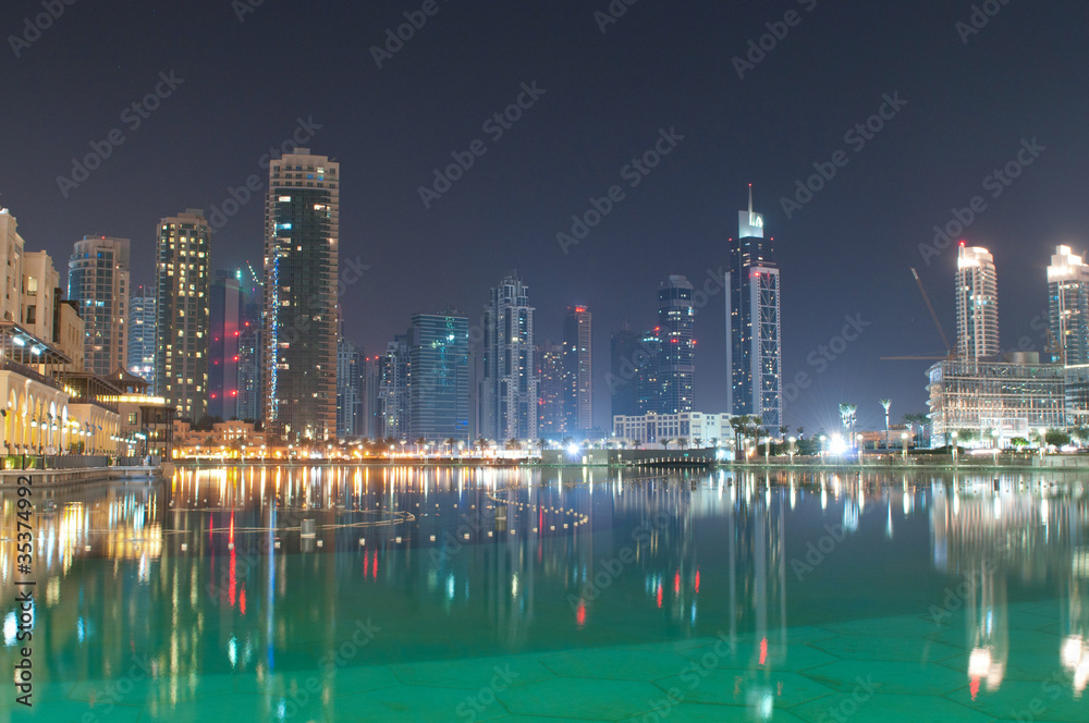 Obraz premium Dubai view at night time