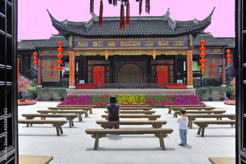 Naklejka premium Shanghai Zhouzhuang ancient Chinese theatre