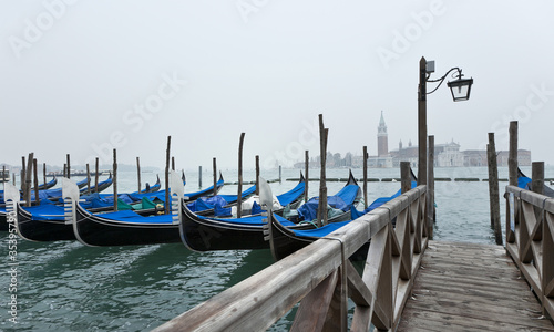Gondeln in Venedig, Italien © alexandre zveiger