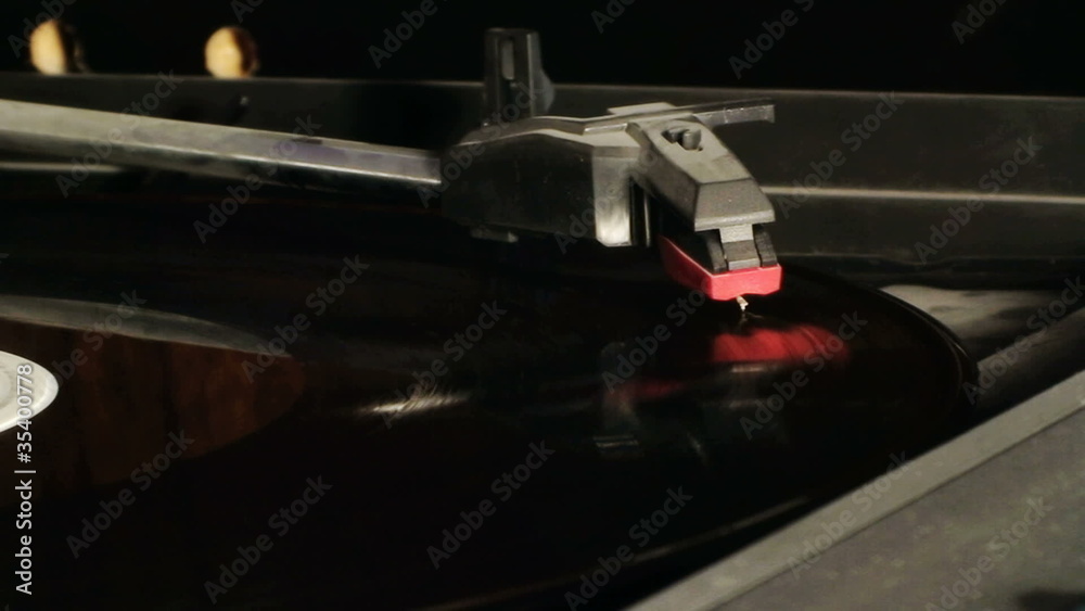 Vinyl disc playing 3