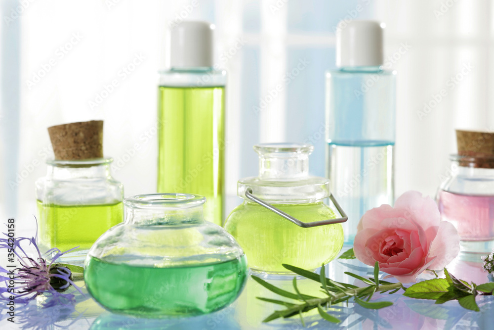 Parfums et Huiles essentielles Parfums et Huiles essentielles