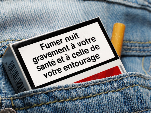 cigarettes,paquet,poche,filtre,bleu