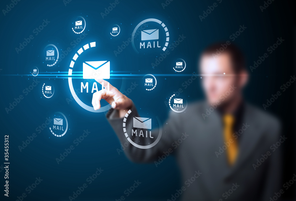 Obraz premium Businessman pressing virtual messaging type of icons