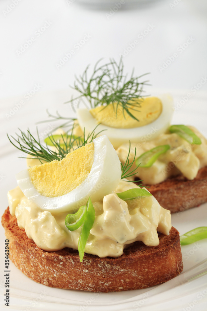 Toasted bread and egg spread Toasted bread and egg spread