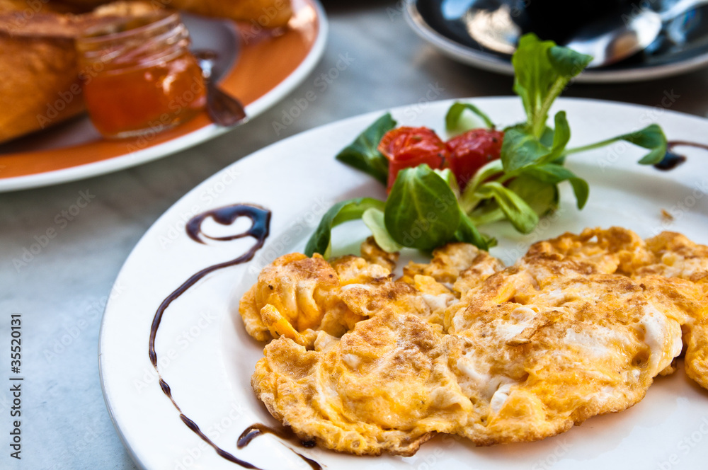 omelet with ham tomato and green salad omelet with ham tomato and green salad