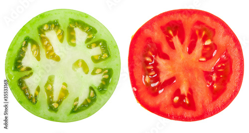 Green and red tomato slices