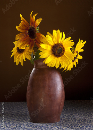 Arrangement of sunflowers.