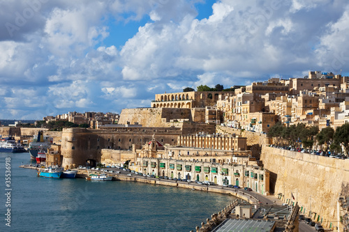 Fototapeta Naklejka Na Ścianę i Meble -  View of Valletta