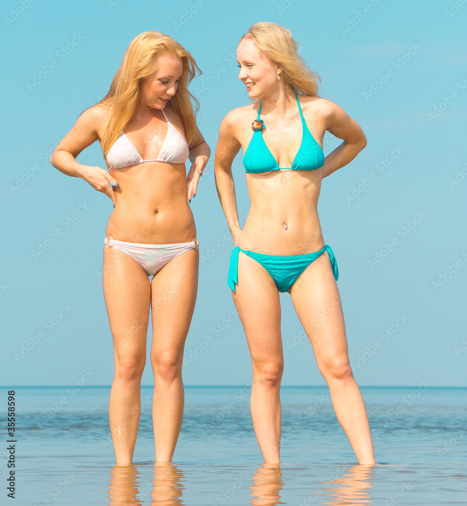 Couple In Bikini Joy Couple In Bikini Joy
