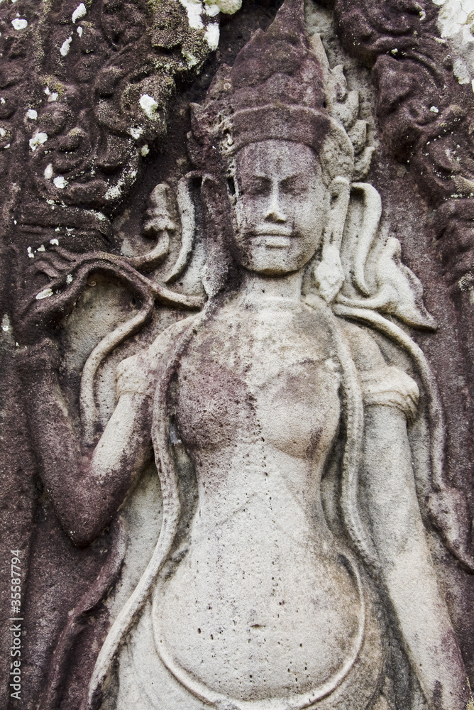 donna scolpita in un tempio ad angkor donna scolpita in un tempio ad angkor