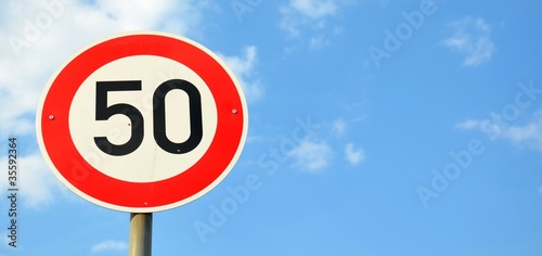 Verkehrszeichen ''50''