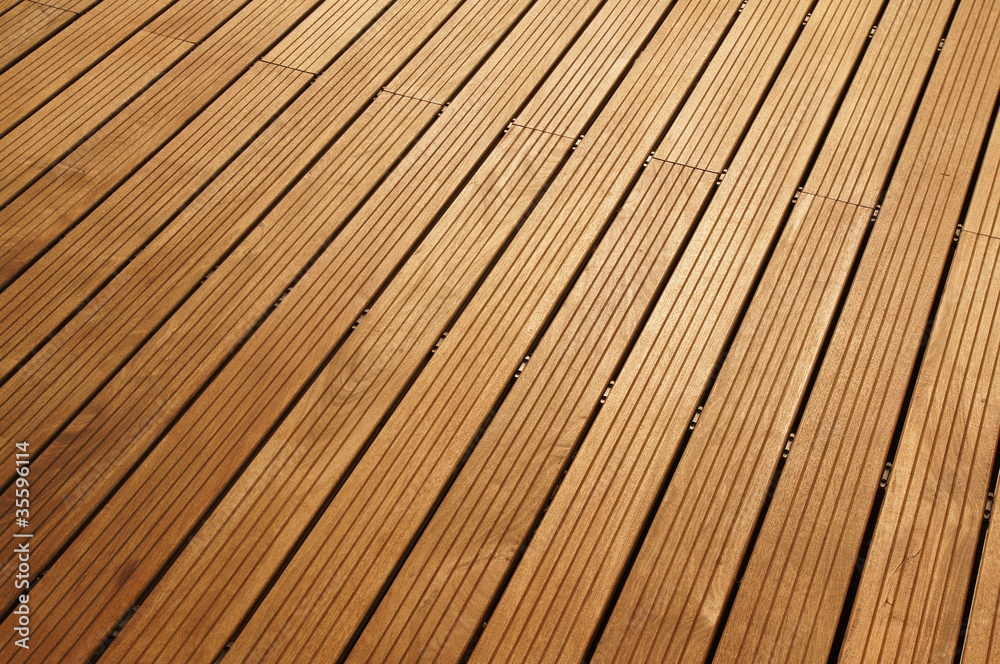 Fototapeta premium terrasse ipé sous le soleil