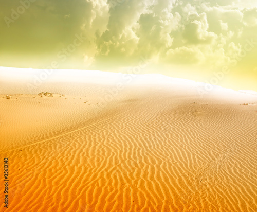 Fototapeta Naklejka Na Ścianę i Meble -  sunset in sand desert