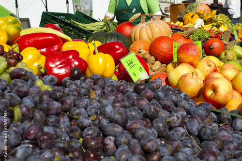 Obst und Gem  se auf der Bauernmarktmeile in M  nchen 2011