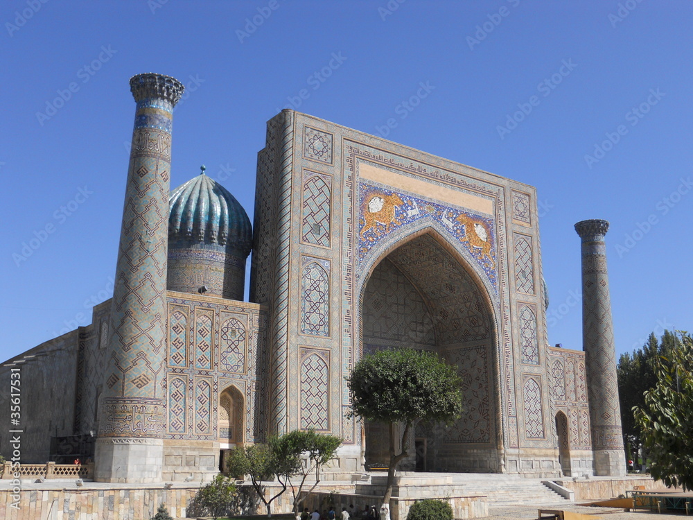 ленинабад таджикистан базар. душанбе самарканд. аэропорт ленинабад таджикистан. пенджикент 2023. худжанд люди.