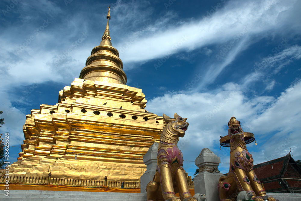 Fototapeta premium Golden pagoda in Thai temple .