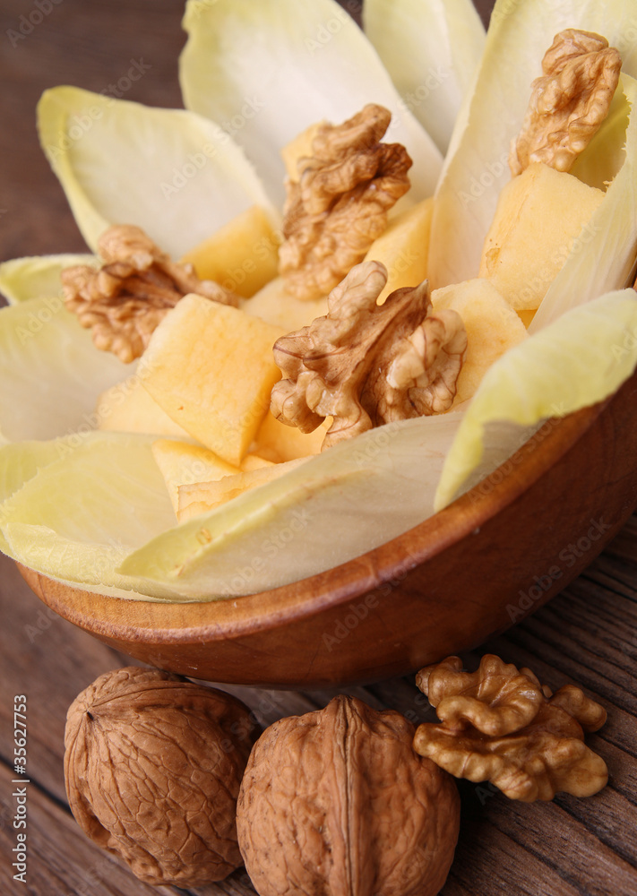 salade d'endive,noix et pommes salade d'endive,noix et pommes