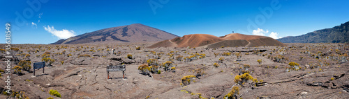 Formica Leo et piton de la Fournaise - Réunion