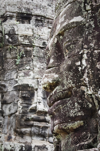 volto di pietra ad angkor © chiakto