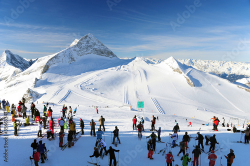 skiing people at Hintertux glacier photo