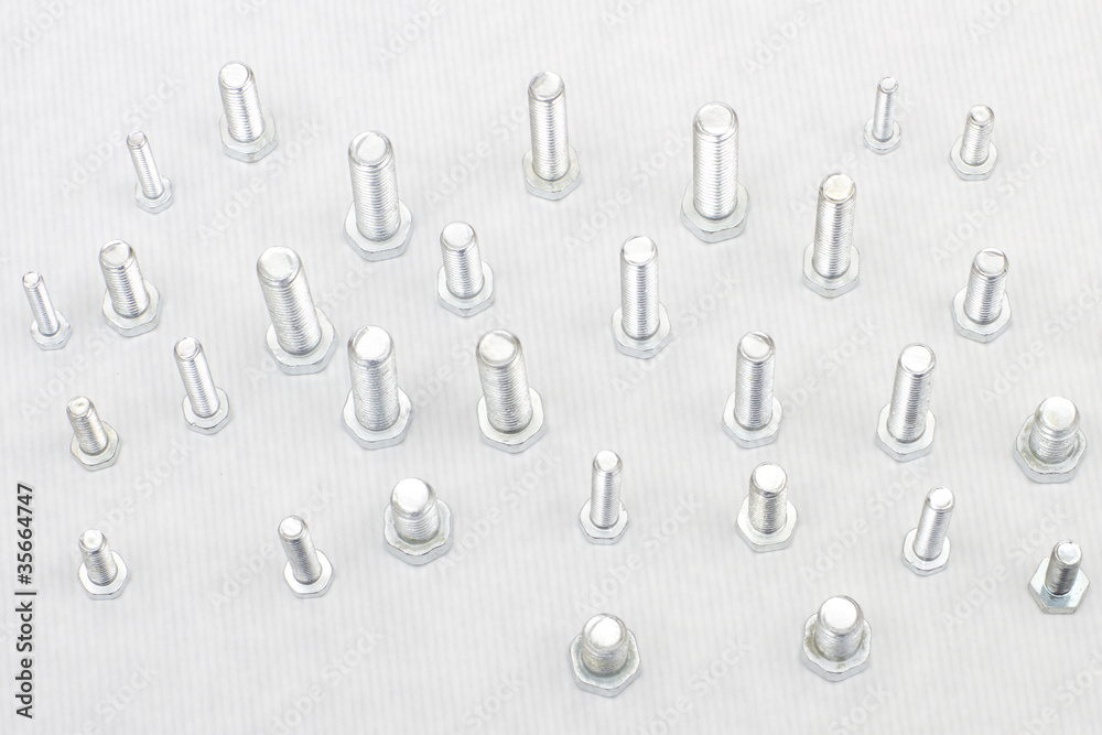 Metallic bolt Metallic bolt