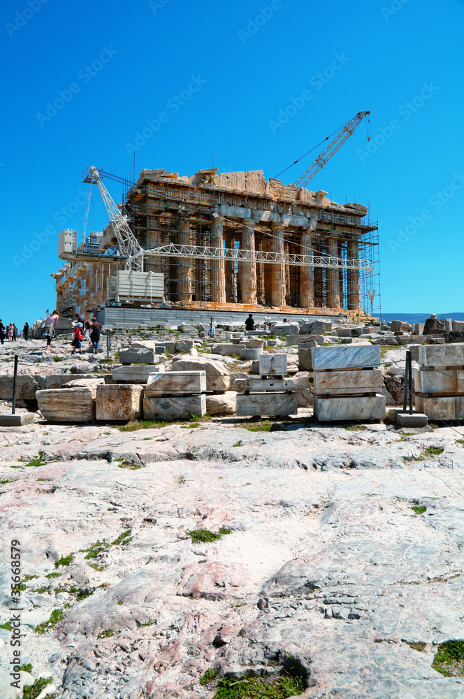 Fototapeta premium The Parthenon is under construction.