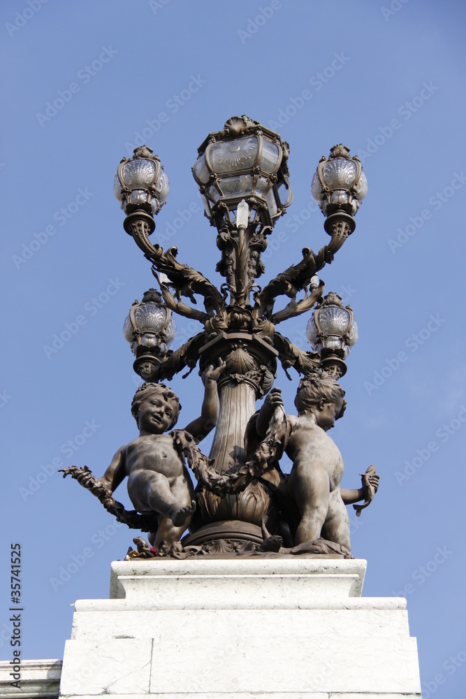 Candélabre du pont Alexandre III à Paris