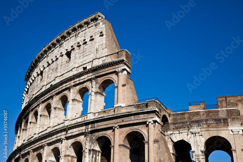 Photo Colosseum with blue sky
