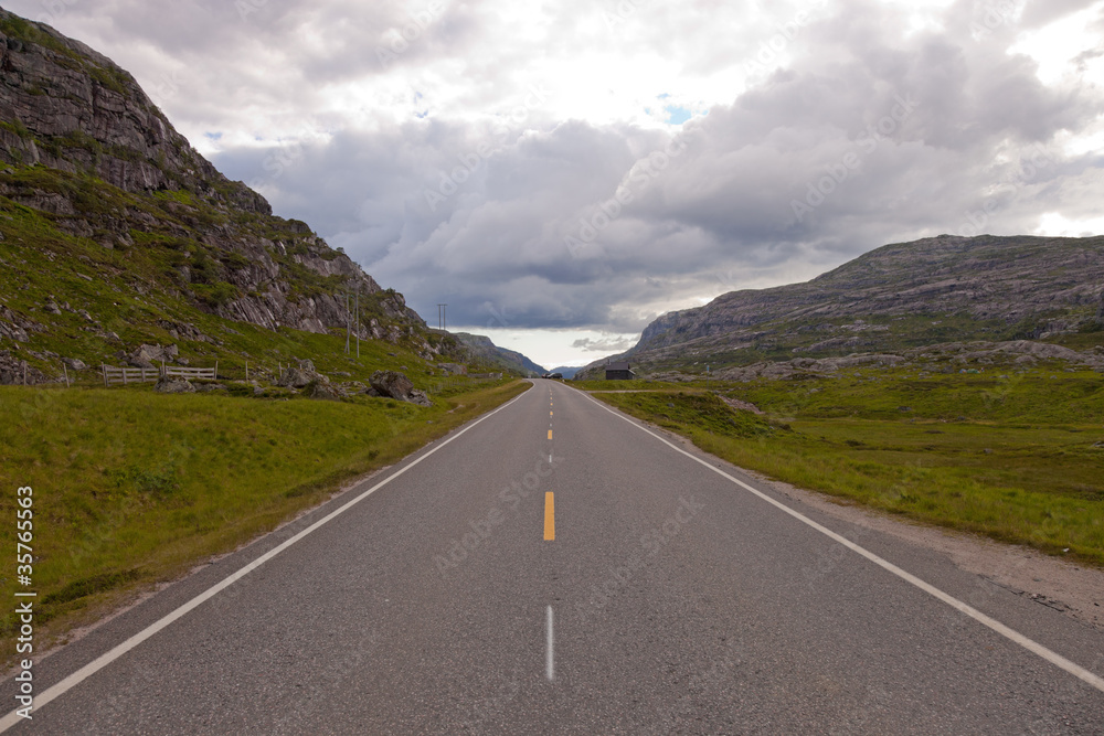 Fototapeta premium Road in mountains