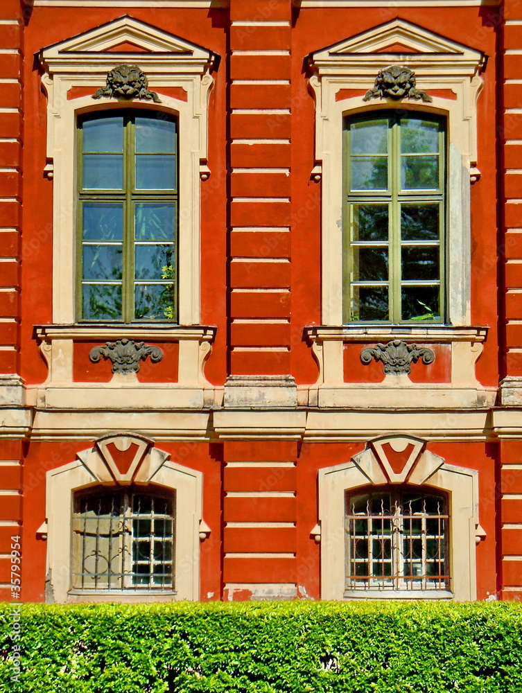 Fototapeta premium Red baroque wall