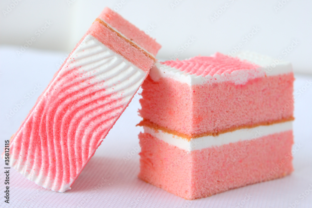 delicious strawberry cake delicious strawberry cake