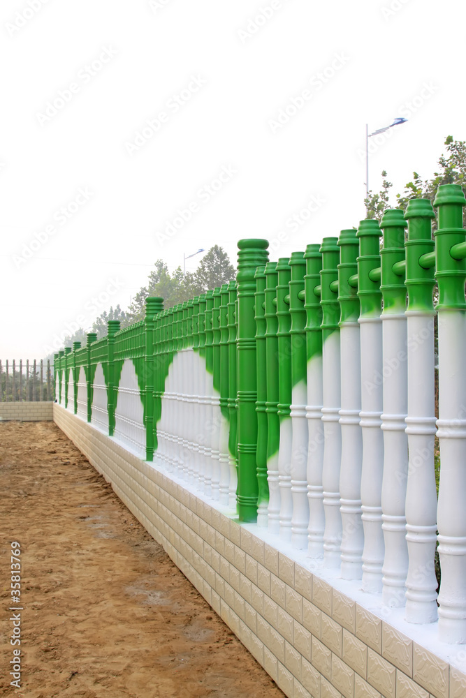 Obraz premium cylindrical fence wall