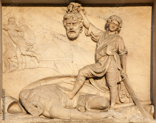 Milan - facade of Duomo - Daniel and Goliath