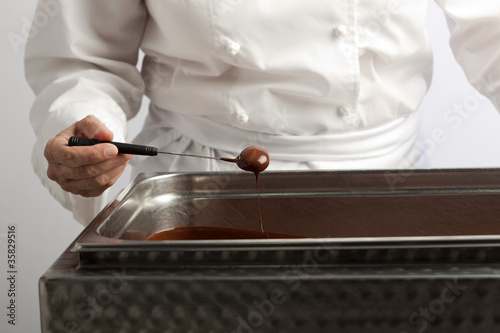 Fototapeta Naklejka Na Ścianę i Meble -  Fabrication de chocolats