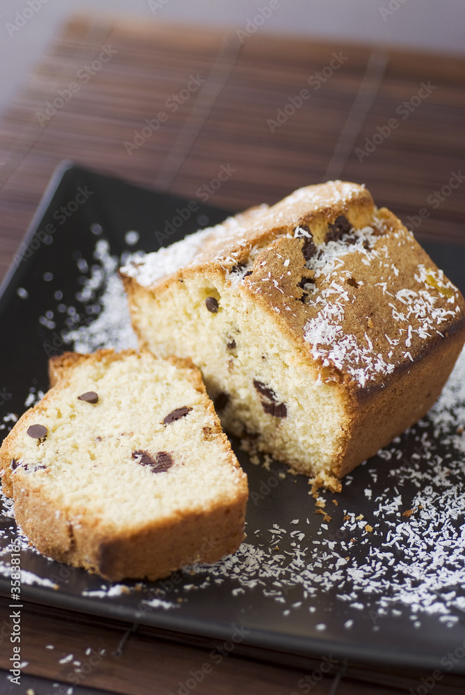 Cake aux pépites de chocolat et à la noix de coco