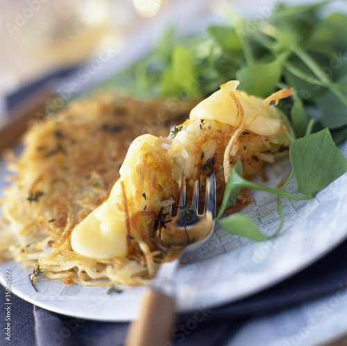 Galettes de pomme de terre au St-nectaire photo