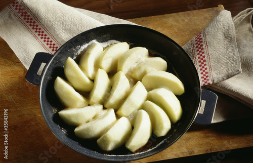 Fototapeta Naklejka Na Ścianę i Meble -  tarte tatin