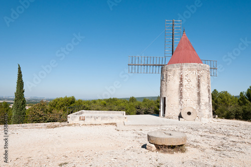 Le moulin d'Alphonse Daudet à Fontvieille, Bouche-du-Rhône, Provence, France photo