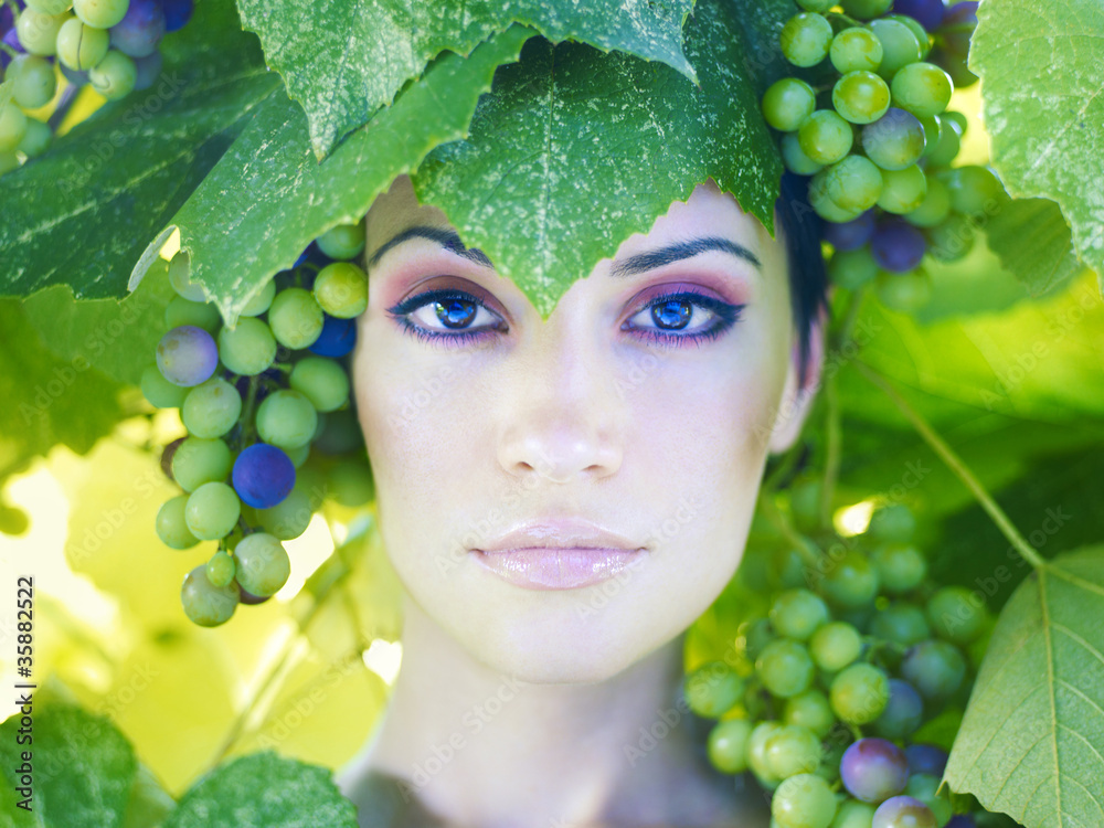 Naklejka premium Grape goddess