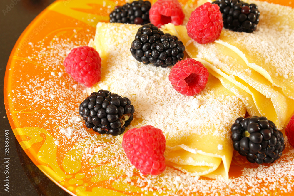 Crepes con more e lamponi Crepes con more e lamponi
