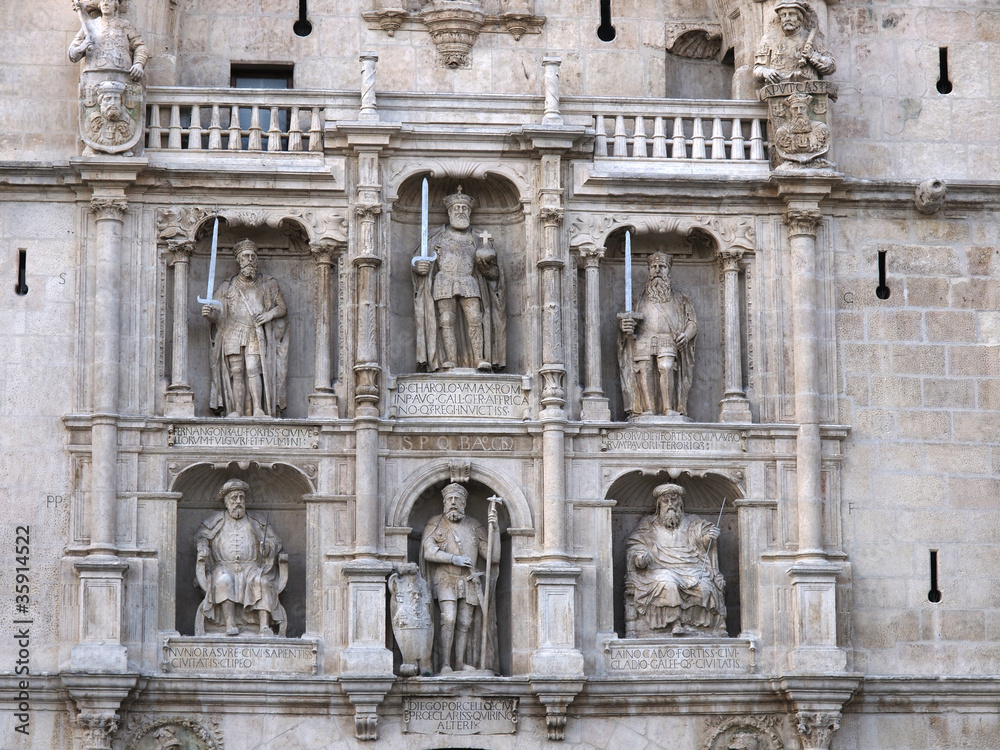 Arch of Santa Maria city gate in Burgos