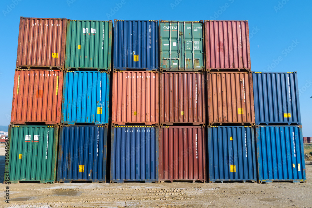 Fototapeta premium Containers in a ship yard