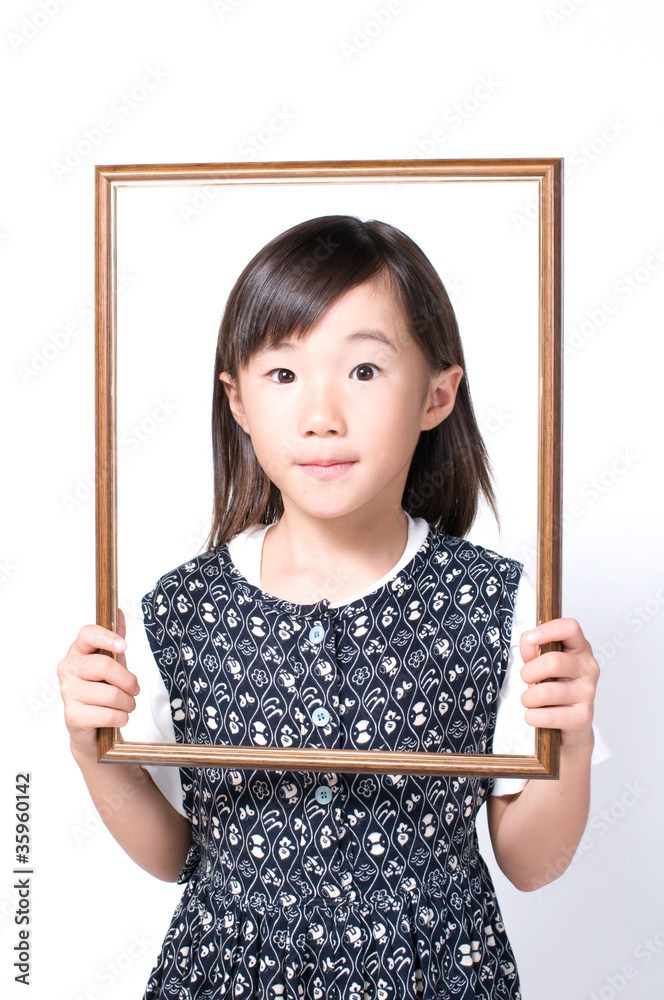 額の中の女の子 額の中の女の子