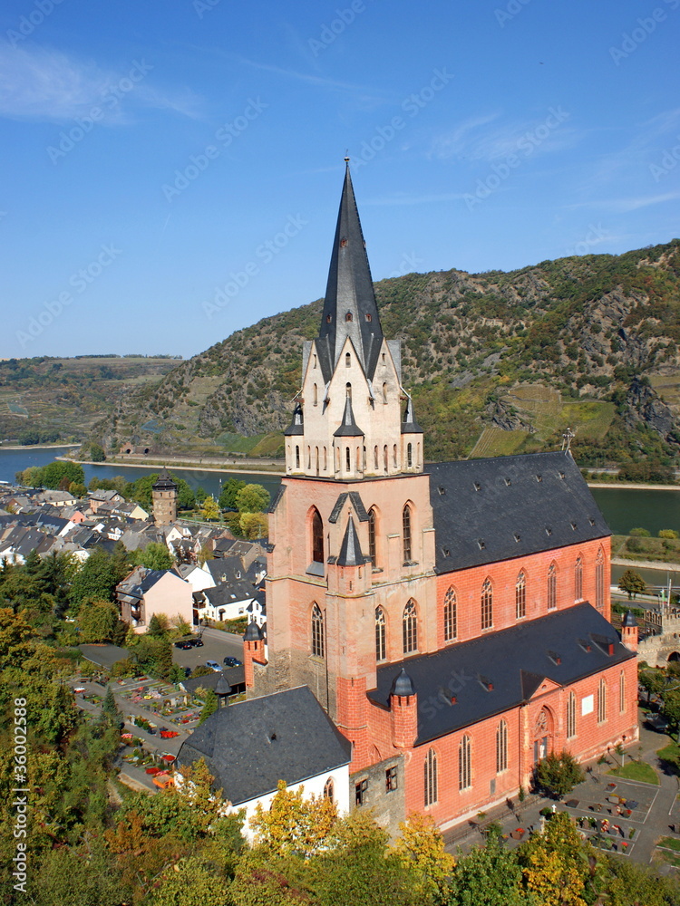 OBERWESEL am Mittelrhein mit Liebfrauenkirche