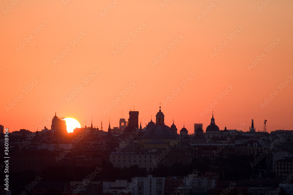 Naklejka premium Amanecer en Madrid