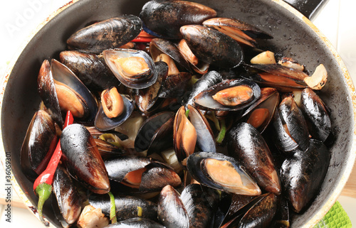 Steamed mussels