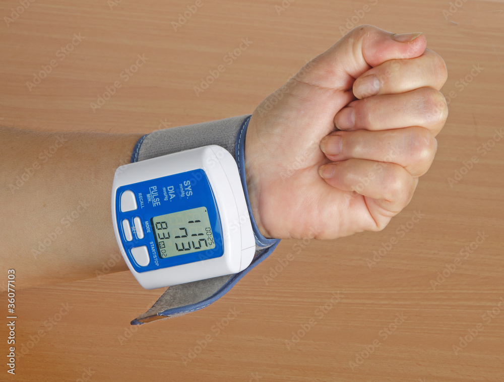 Digital blood pressure meter Digital blood pressure meter